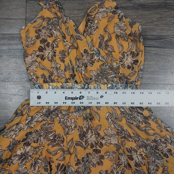 Three pink hearts yellow romper jumpsuit size medium - Picture 7 of 7